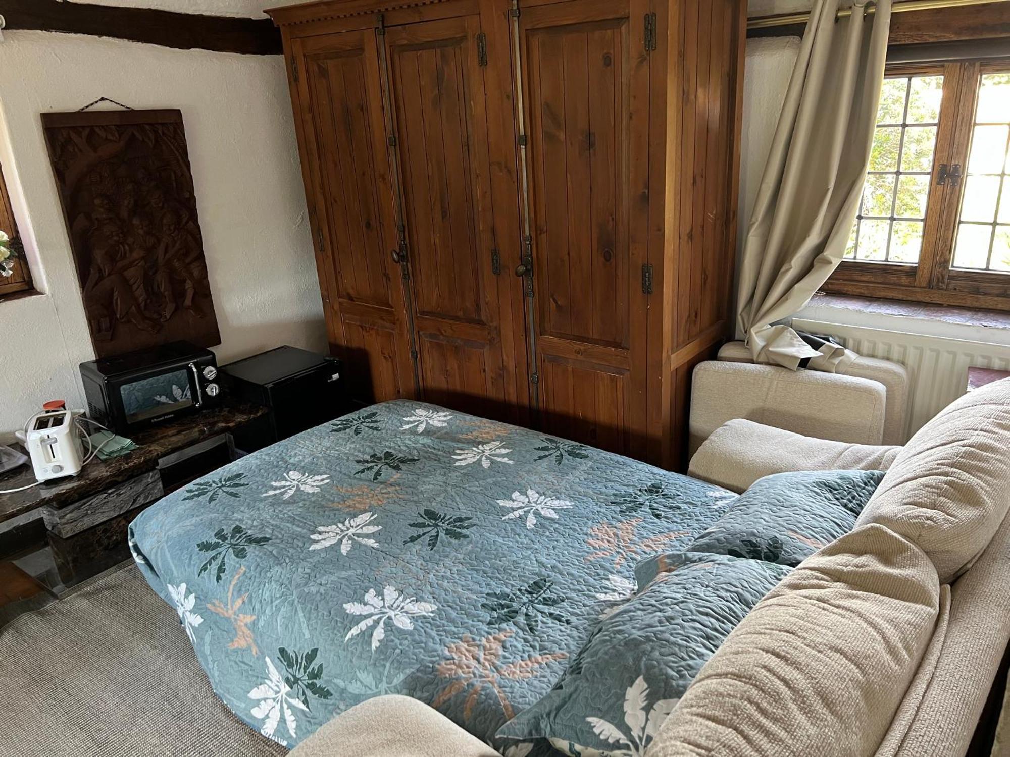 Tudor House - Double Room - En Suite Goff's Oak Exteriör bild